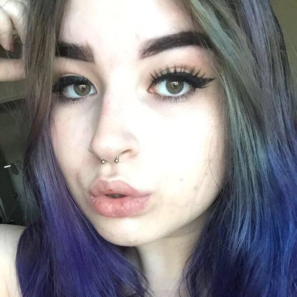 Meet your Posher, Celia - Picture 1 of 1